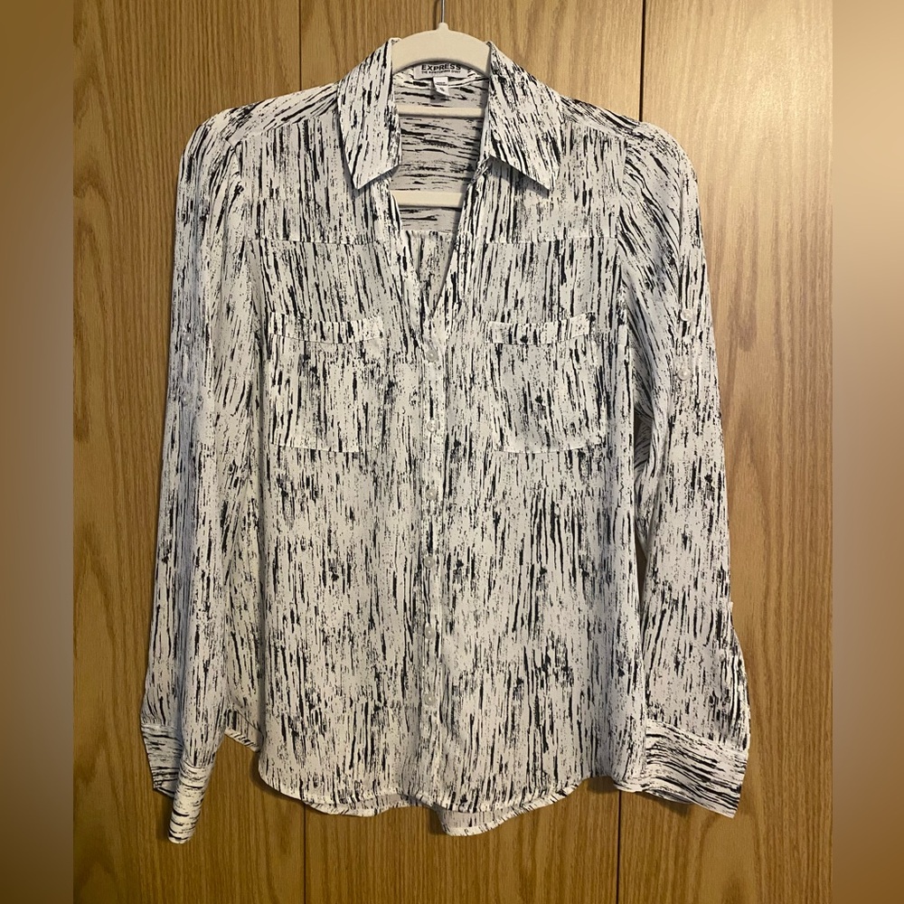 Express Portofino Shirt XS White Black Abstract Print - NWOT